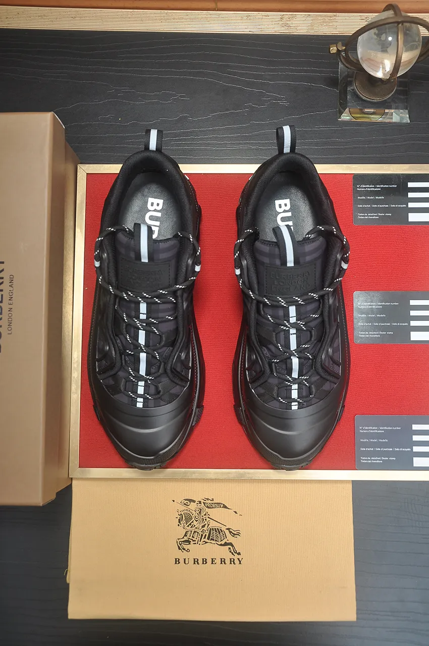 Men's shoes 💰680💶[Burberry] (cowhide lining) classic low-top sneakers｜Imported cowhide with classic plaid fabric｜Cow leather lining｜Original outsole｜Fine workmanship and comfortable to wear Size: 38-44 (customized at 45)